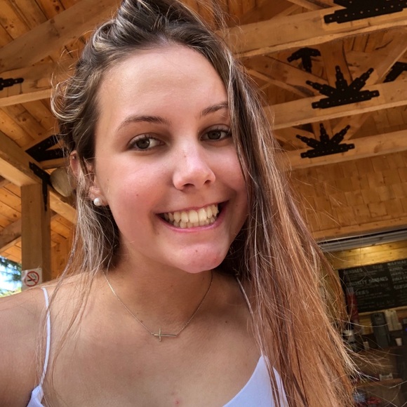 Meet your Posher, Abby - Picture 1 of 1